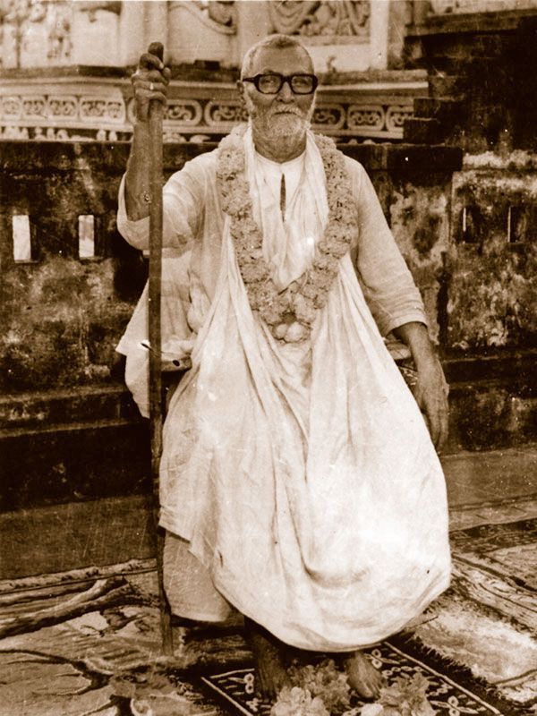 Srila Sridhar Maharaj in a thoughtful mood